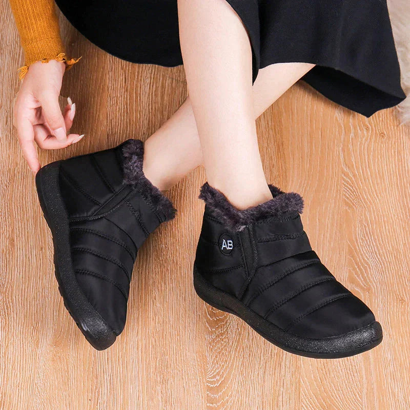 Noor | Cozy Winter Boots with Soft Interior